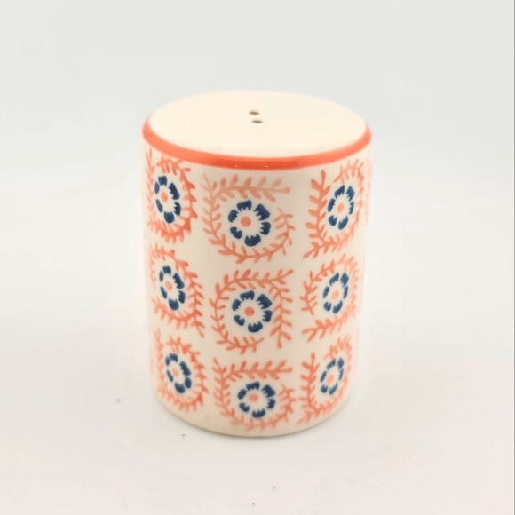 Opalhouse Salt and Pepper Shaker - Picture 2 of 5